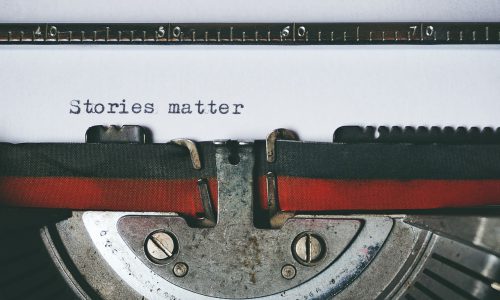 black-and-red-typewriter-1995842